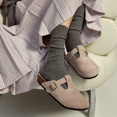 CLASSIQUE T-STRAP SUEDE MULE